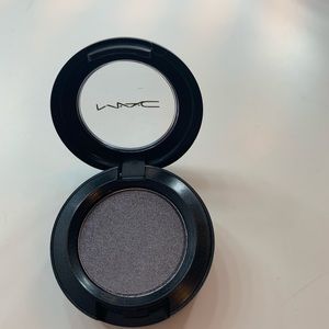 MAC EYESHADOW